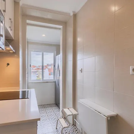 Apartment Campo De Ourique Charm By Lovelystay *