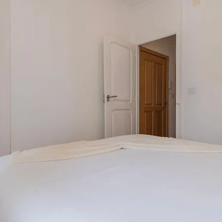 Campo De Ourique Charm By Lovelystay Apartment